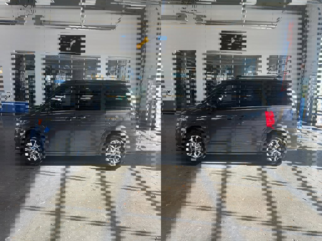 Used 2019 Dodge Grand Caravan SXT image 2