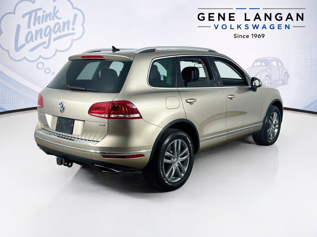 Used 2016 Volkswagen Touareg TDI AWD/4WD image 5