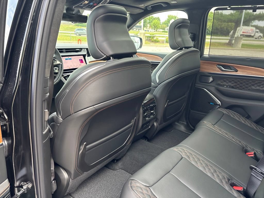 New 2027 Jeep Grand Cherokee Summit AWD/4WD image 17