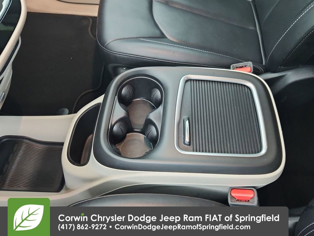 Certified 2024 Chrysler Pacifica Touring-L image 29