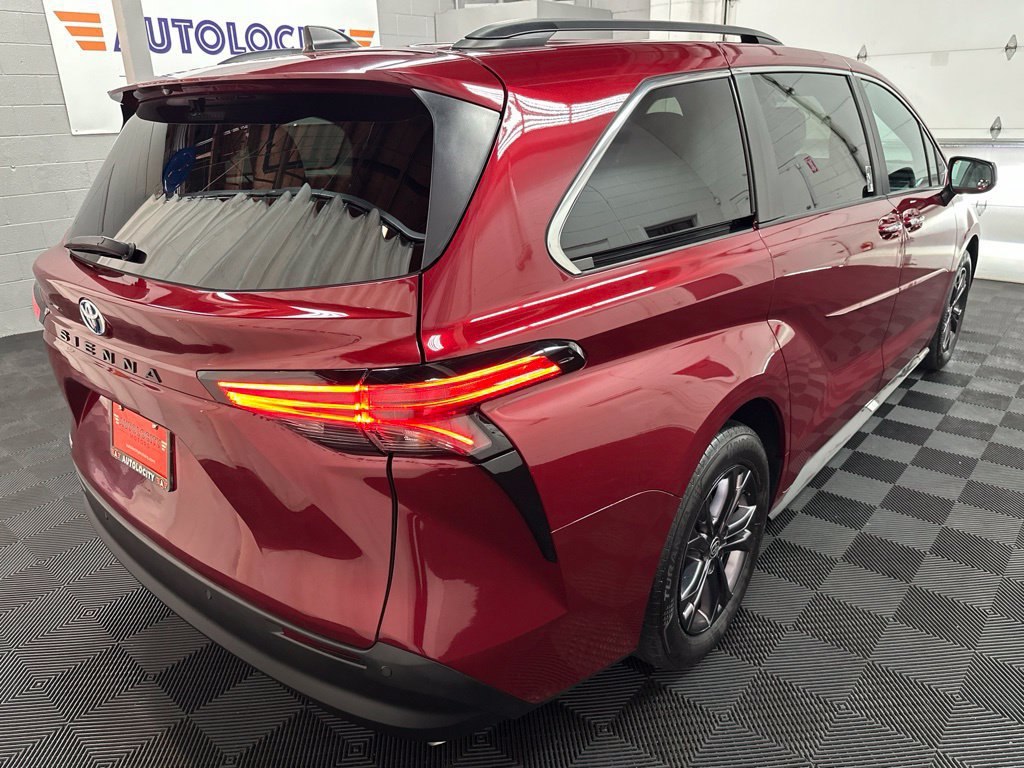 Used 2024 Toyota Sienna XSE w/ XSE Plus Package AWD/4WD image 9