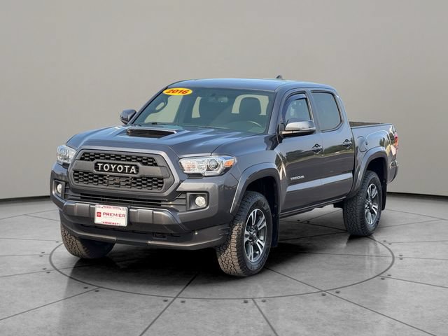 Used 2016 Toyota Tacoma TRD Sport AWD/4WD image 2