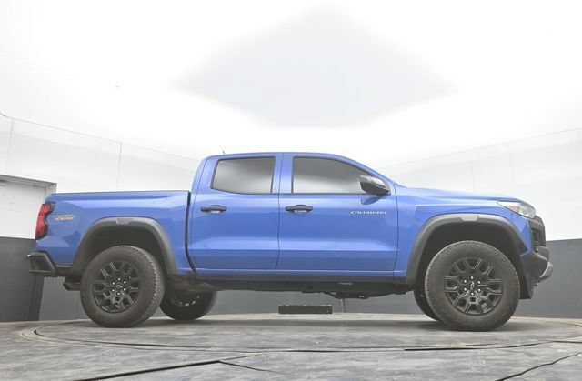 Used 2025 Chevrolet Colorado Trail Boss AWD/4WD image 35