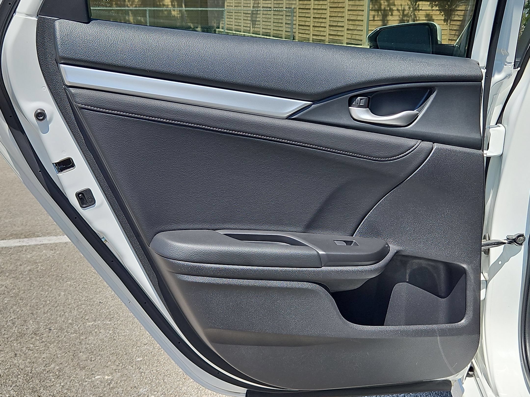 Used 2018 Honda Civic Touring image 15