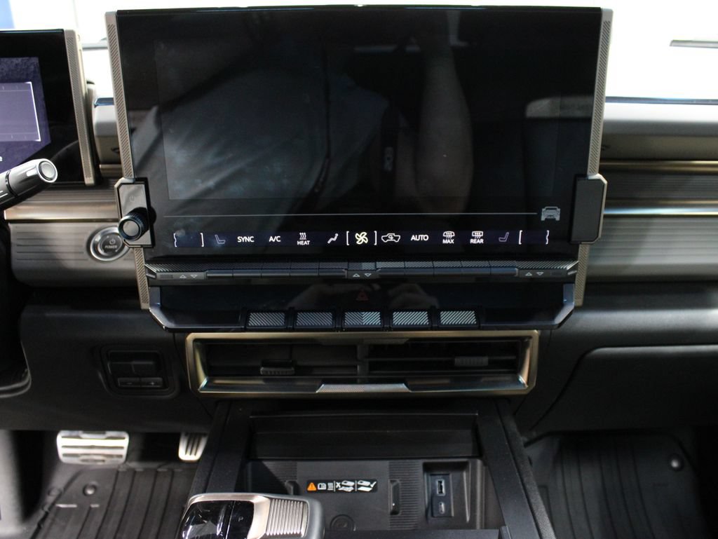 Used 2024 GMC Hummer EV 3X AWD/4WD image 18