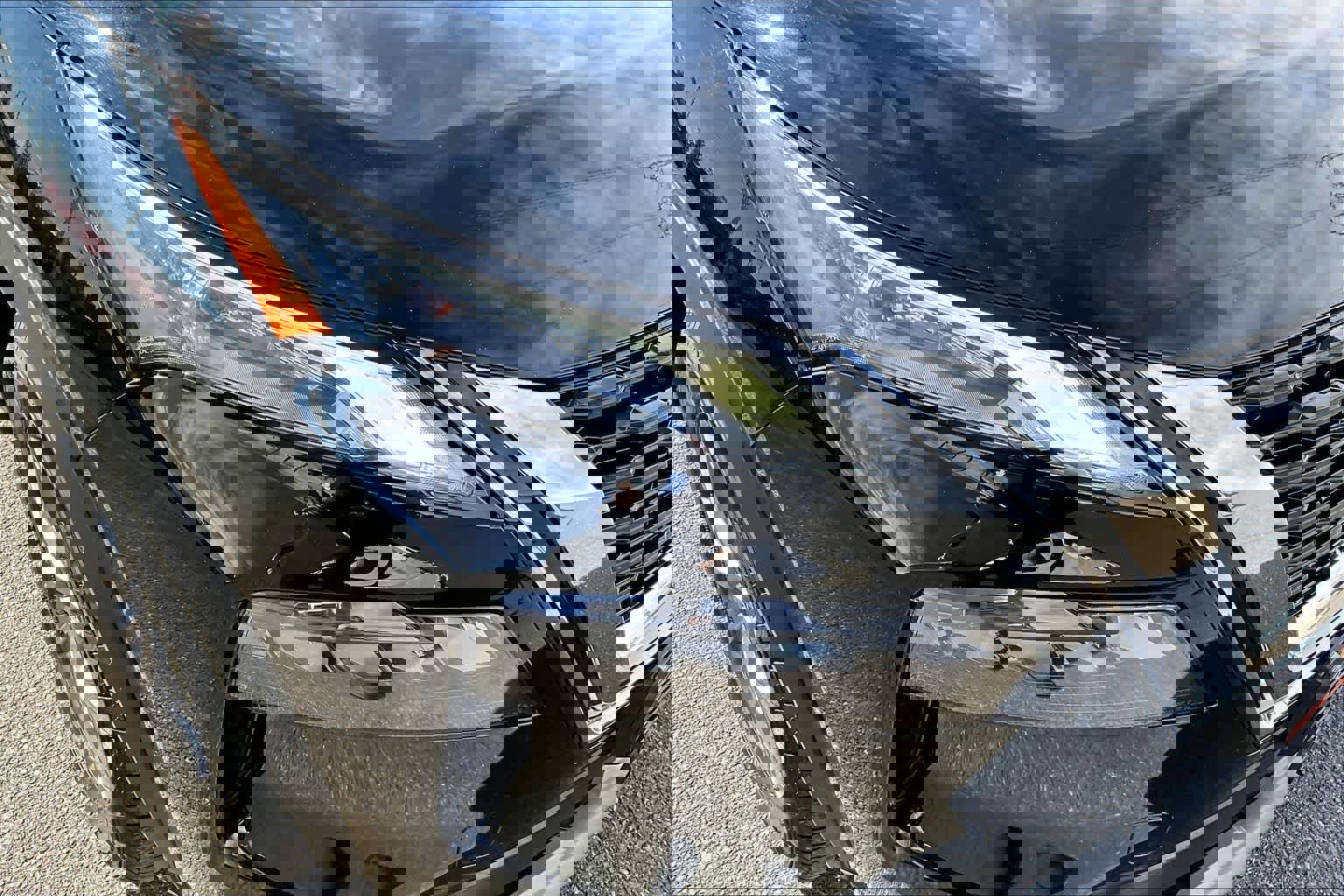 Used 2023 Nissan Rogue S image 31