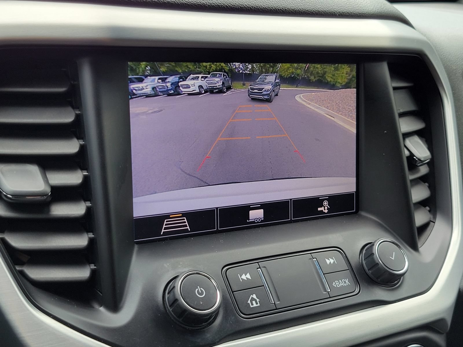 Used 2020 GMC Acadia SLT w/ Trailering Package FWD image 21