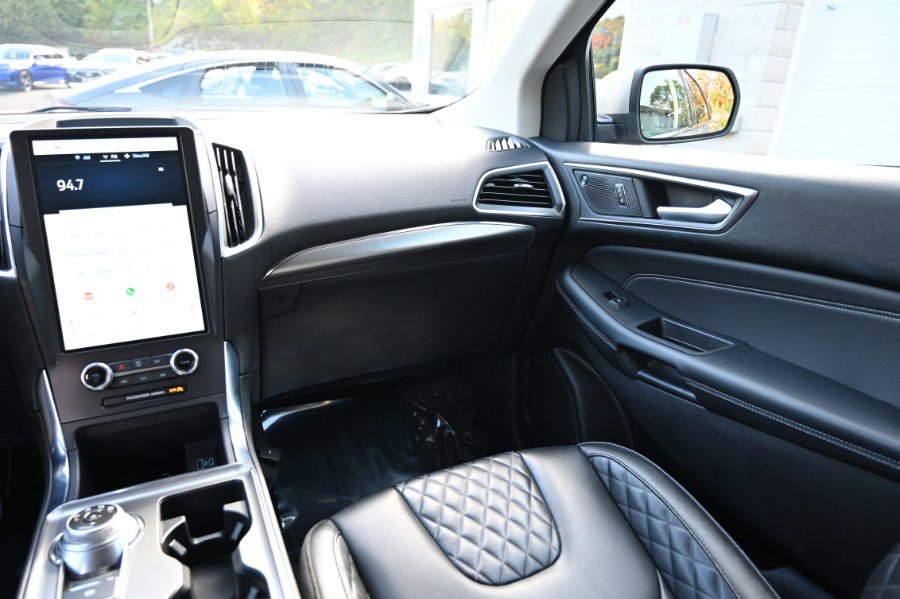 Used 2024 Ford Edge Titanium image 14