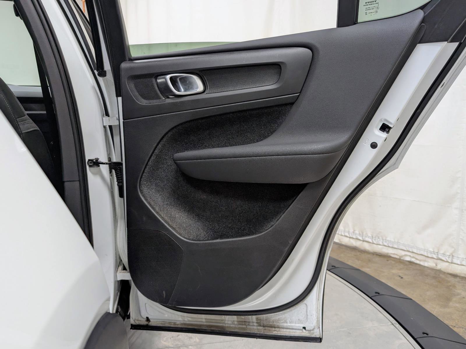 Used 2023 Volvo C40 Recharge Core image 20