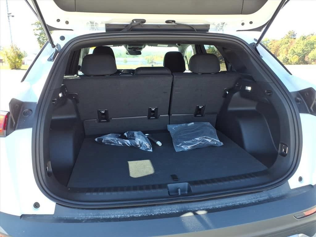 New 2026 Chevrolet Blazer EV LT w/ LPO, Blackout Package FWD image 9