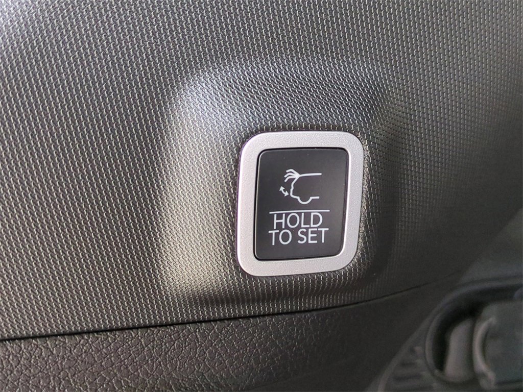 New 2025 Jeep Grand Cherokee Summit image 14