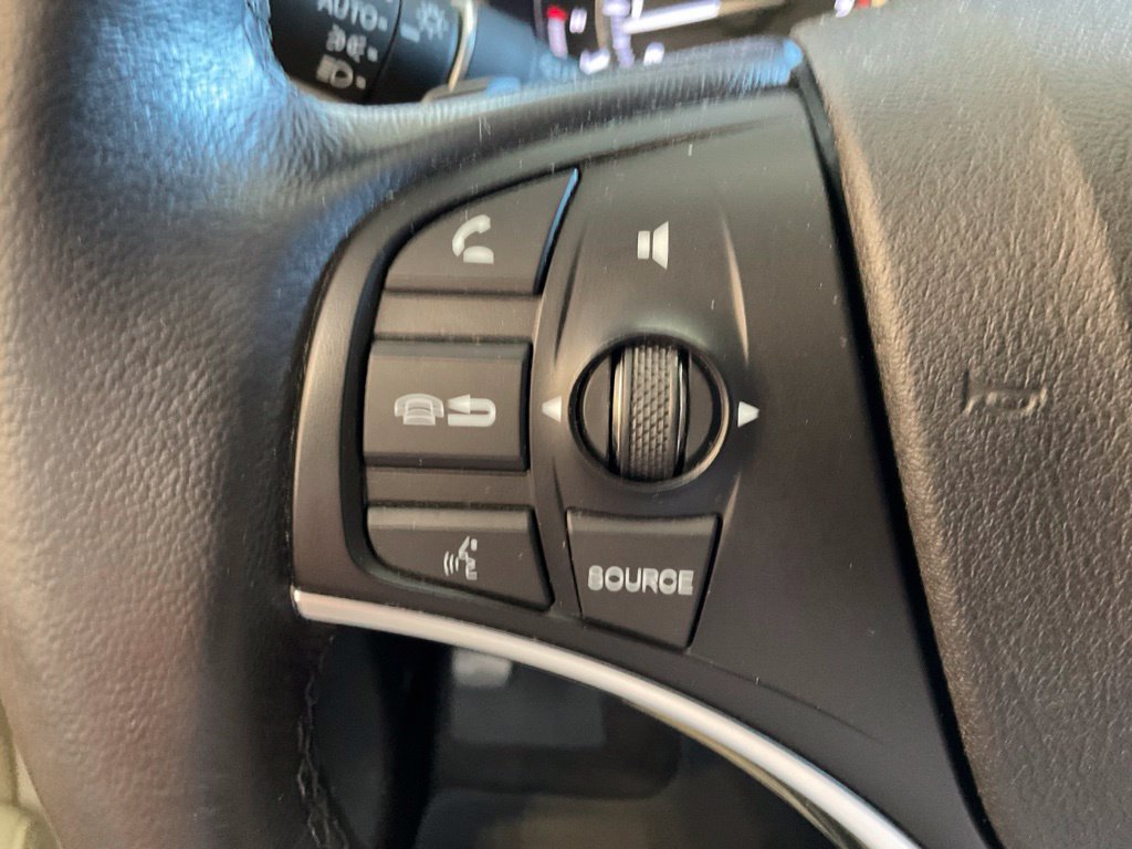 Used 2016 Acura MDX w/ Technology Package AWD/4WD image 12