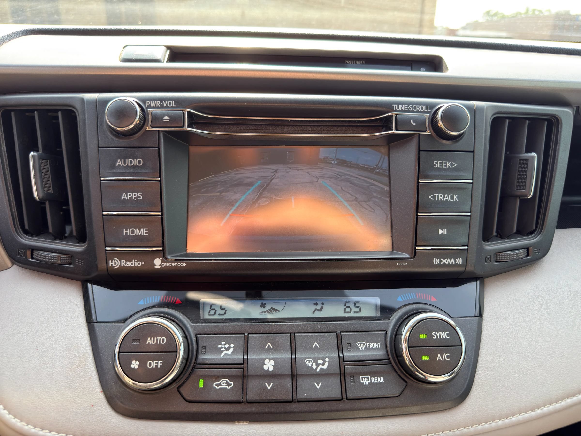 Used 2016 Toyota RAV4 XLE FWD image 14