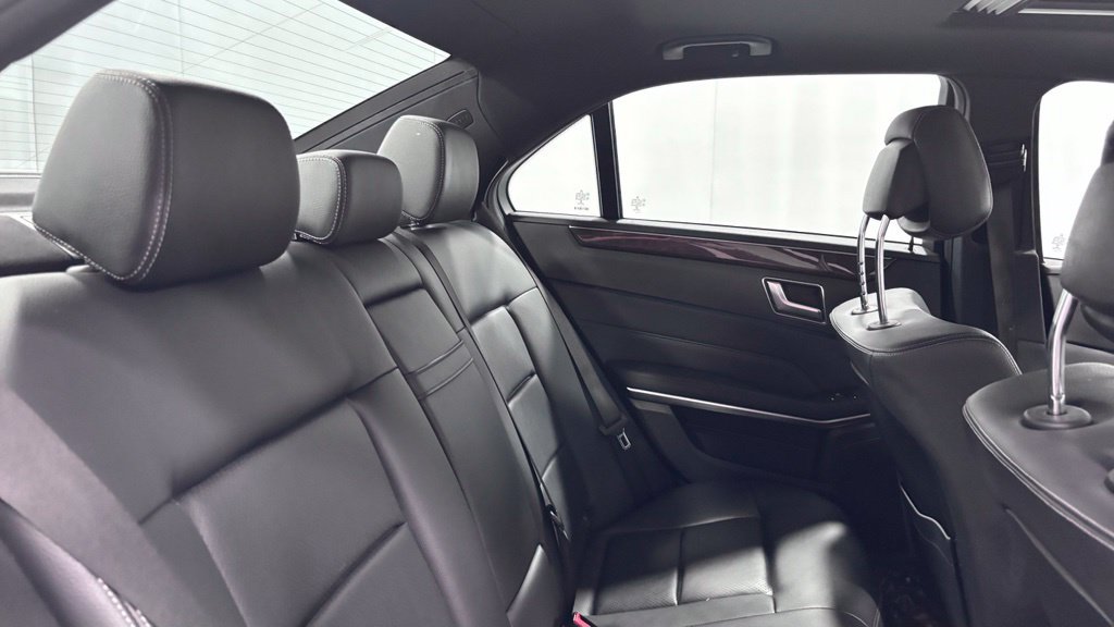 Used 2014 Mercedes-Benz E 350 4MATIC Sedan image 25