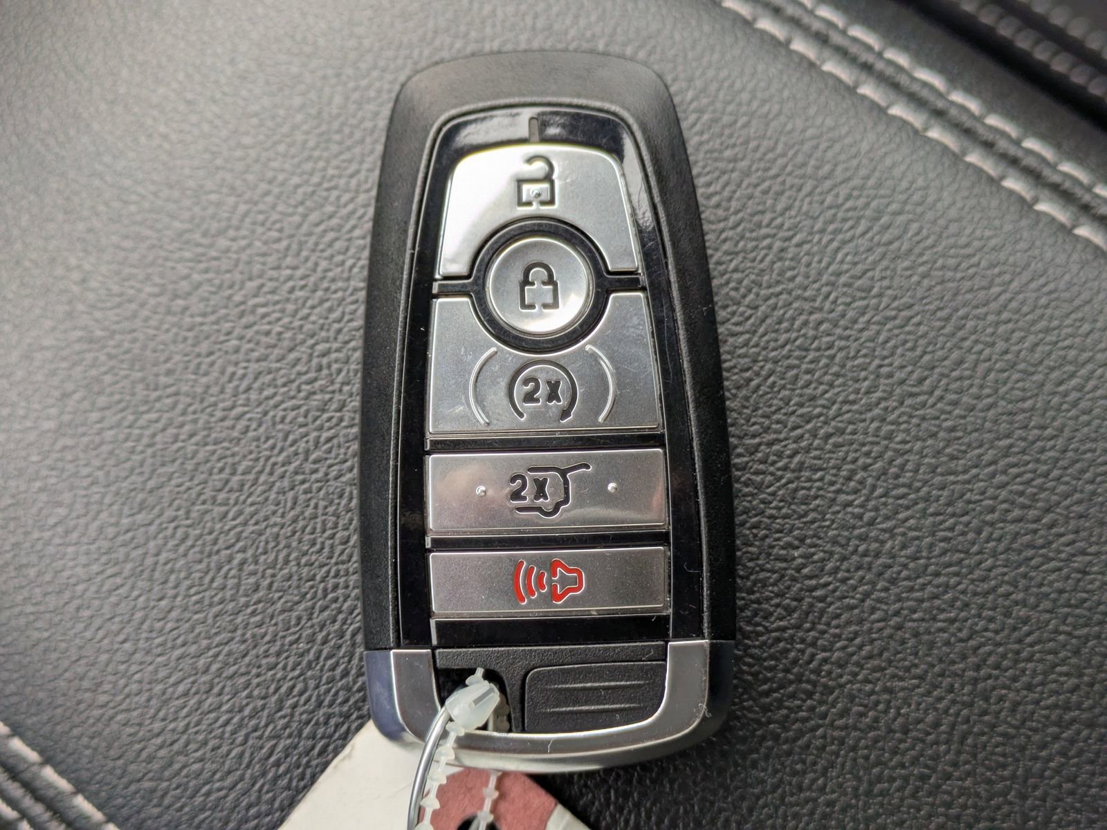 Certified 2025 Ford Escape Platinum AWD/4WD image 34