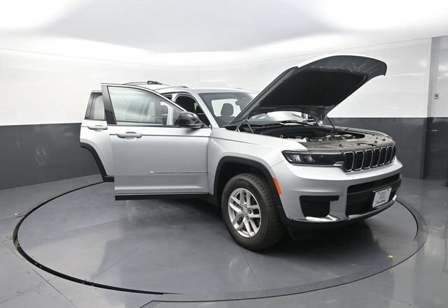 Used 2025 Jeep Grand Cherokee L Laredo AWD/4WD image 30