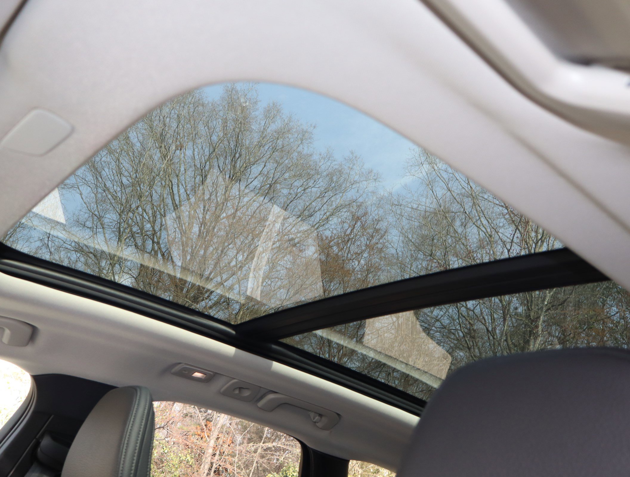 Used 2025 Volvo XC60 B5 Plus image 35