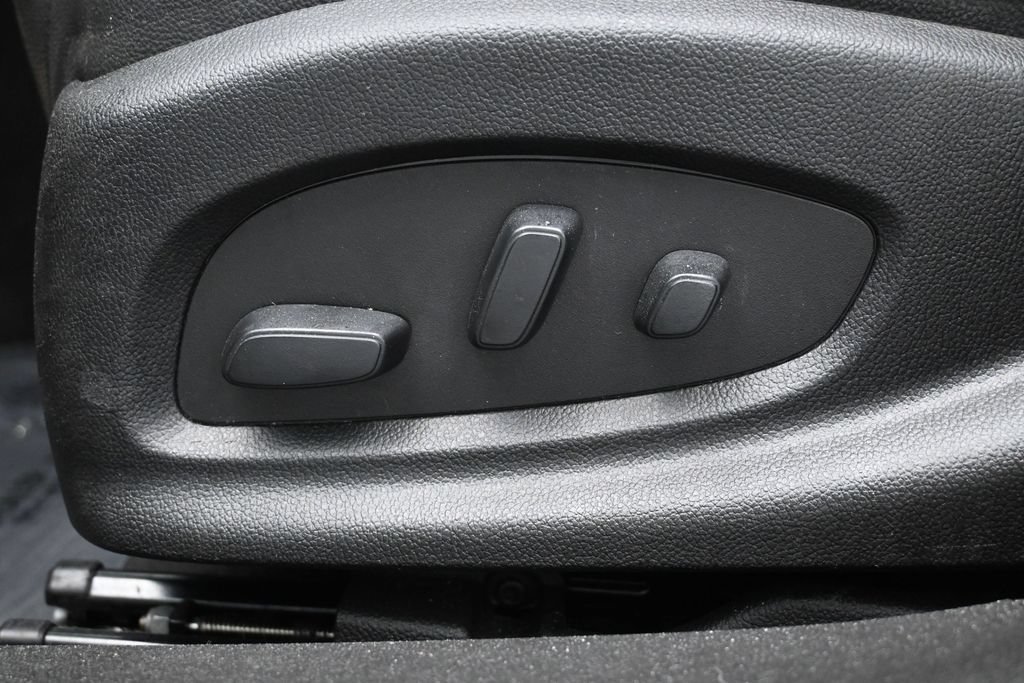 Used 2020 Chevrolet Impala LT FWD image 12