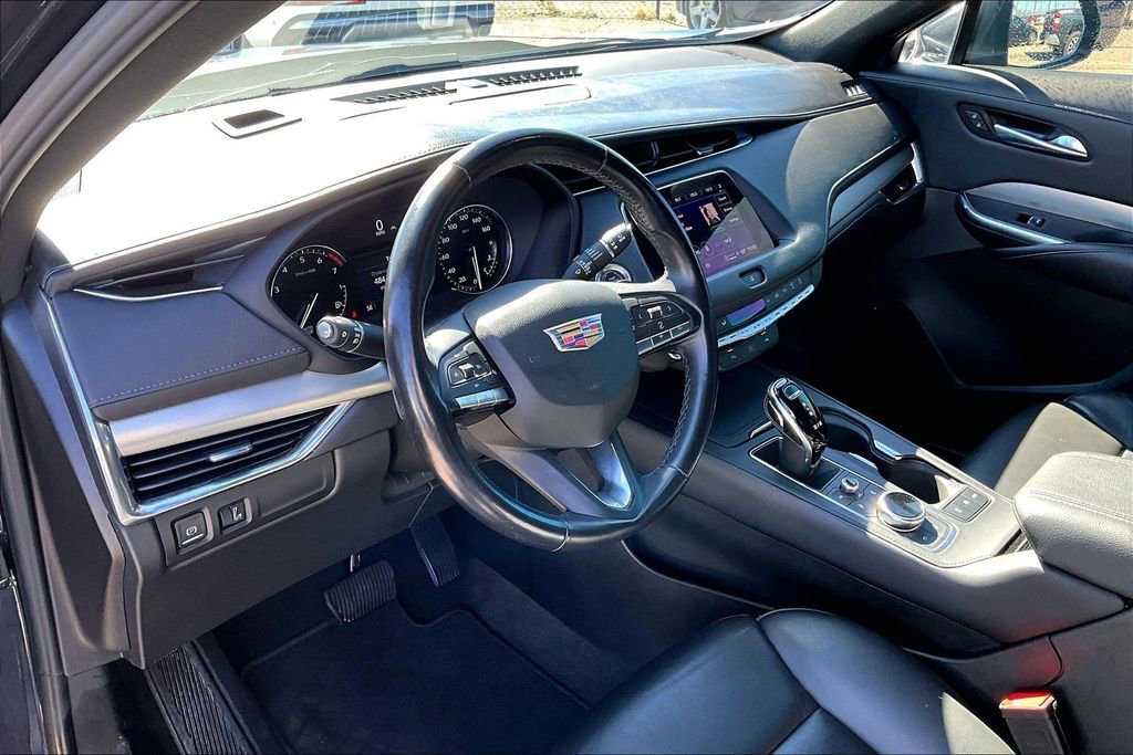 Used 2023 Cadillac XT4 Premium Luxury FWD image 16