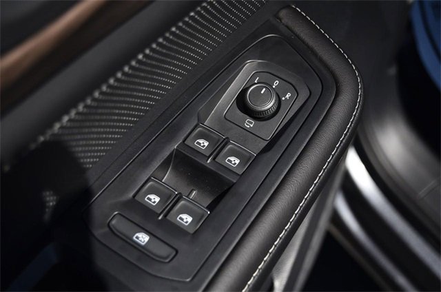 Used 2024 Volkswagen Atlas SEL Premium R-Line image 8