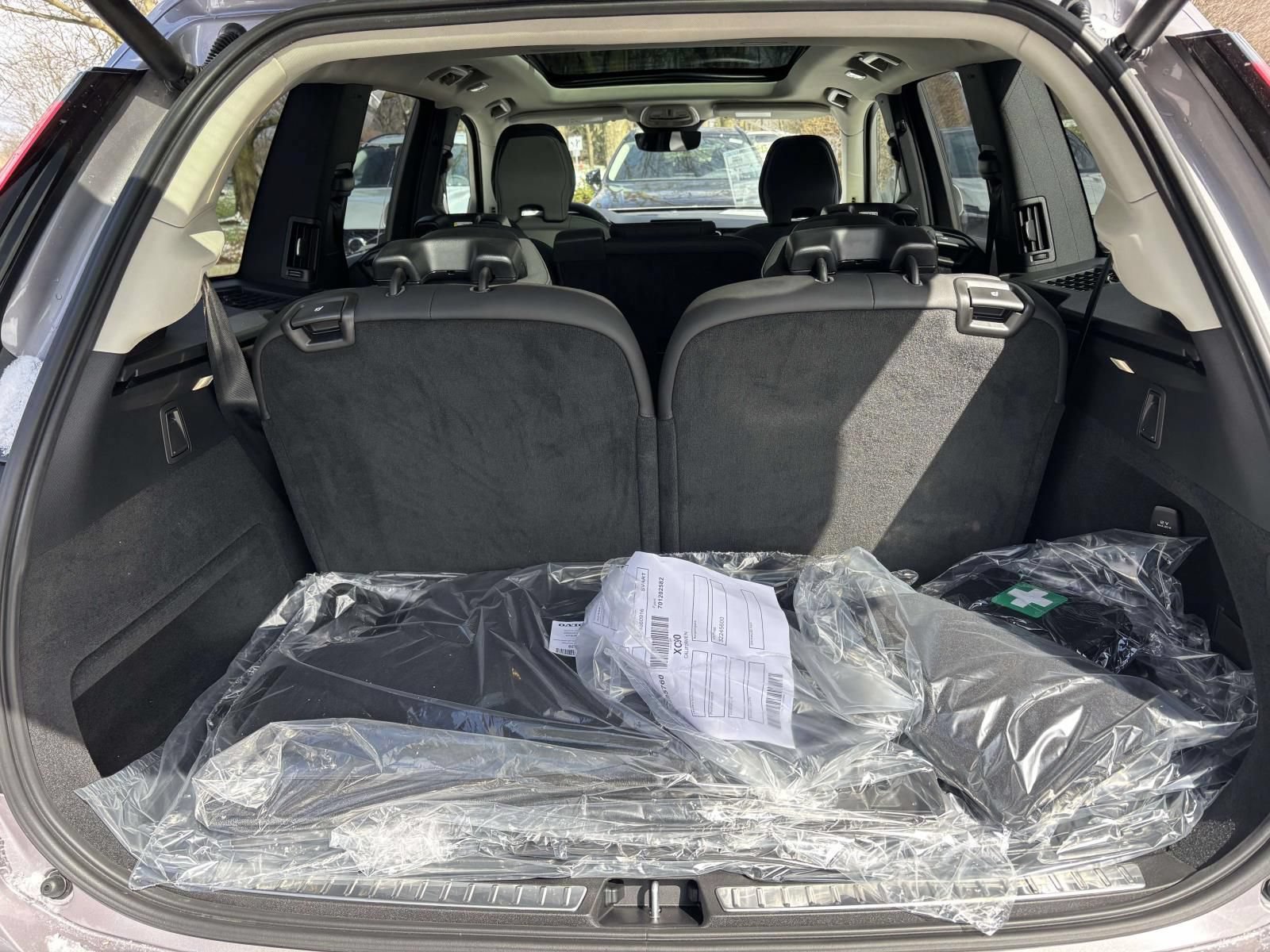 New 2026 Volvo XC90 B6 Plus w/ Protection Package Premier AWD/4WD image 9