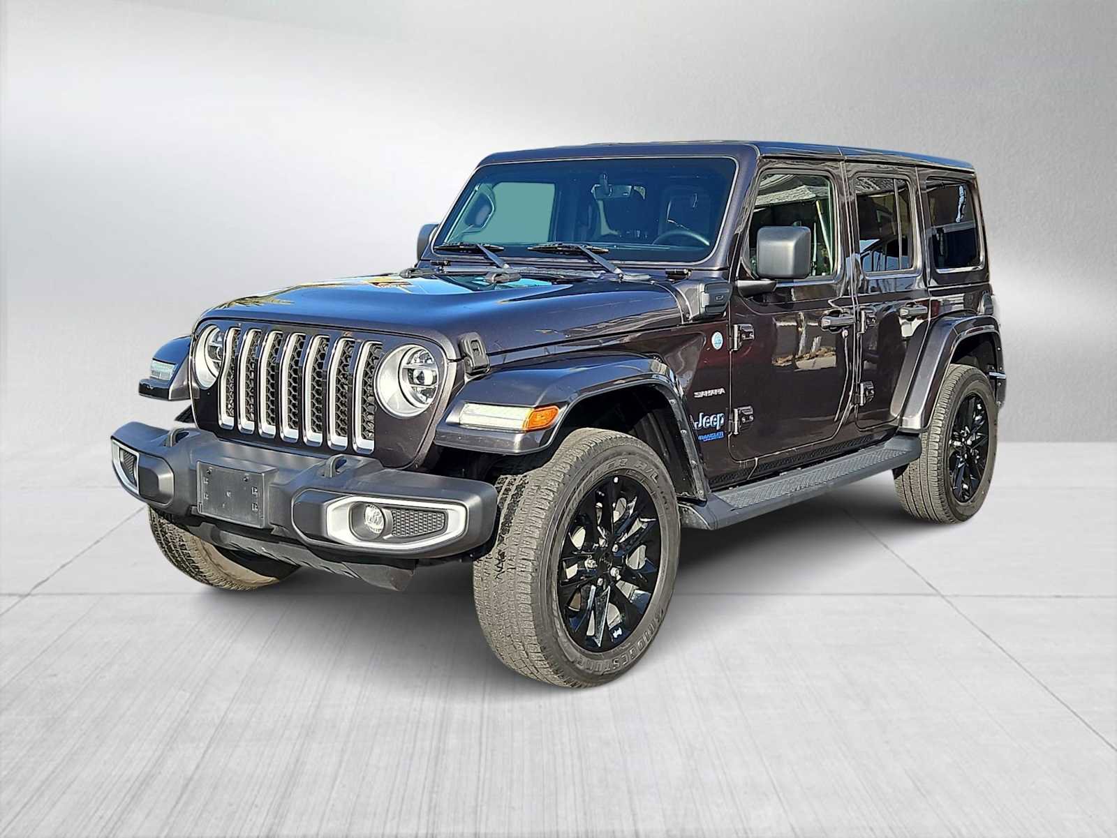 Used 2021 Jeep Wrangler Unlimited Sahara w/ Cold Weather Group image 4