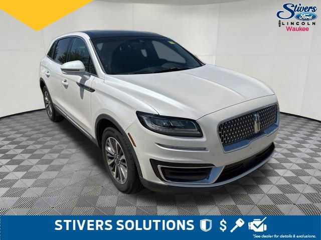 Used 2019 Lincoln Nautilus Select AWD/4WD image 3