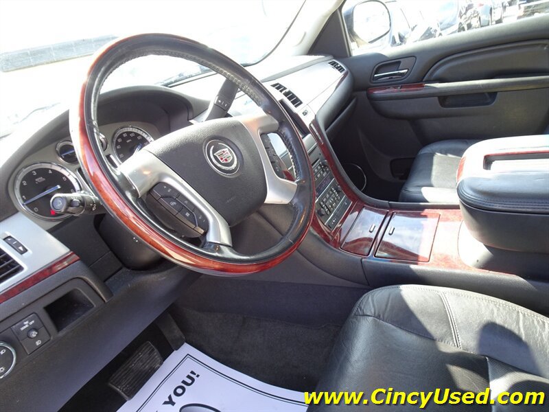Used 2012 Cadillac Escalade ESV Luxury AWD/4WD image 11