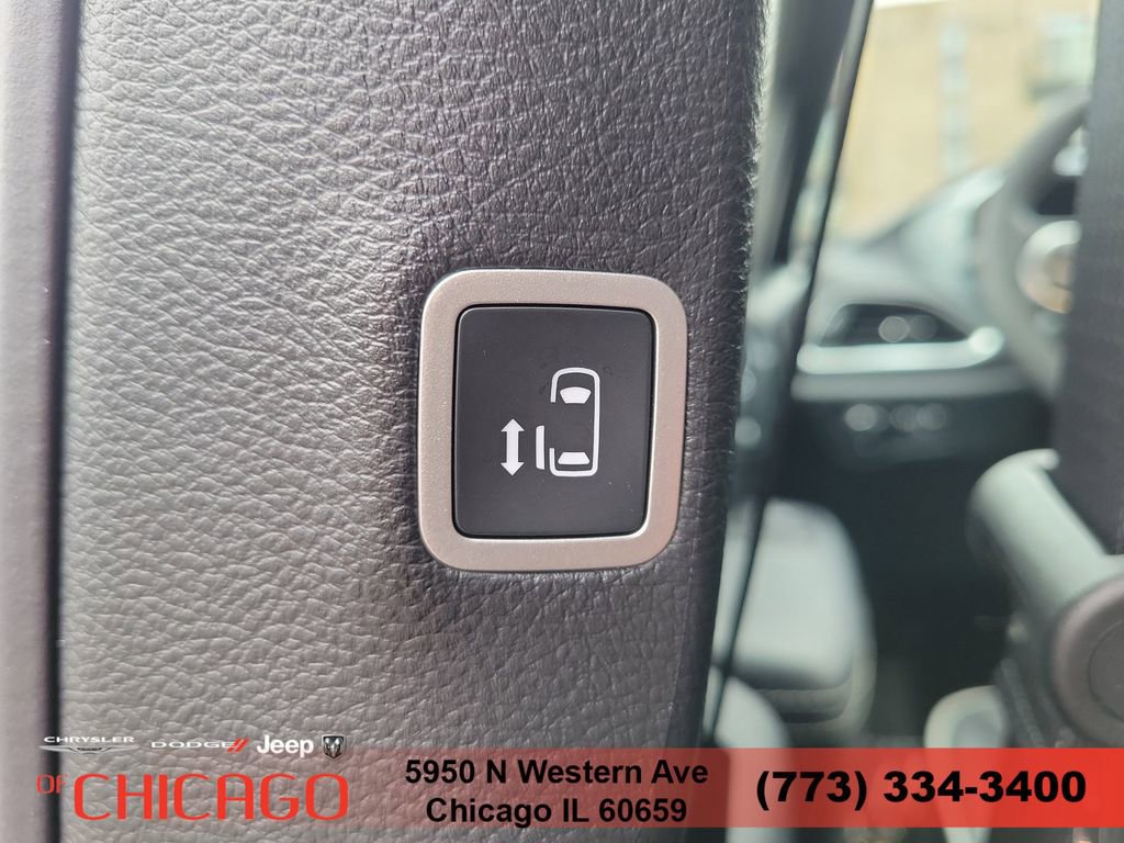 New 2026 Chrysler Pacifica Limited FWD image 14