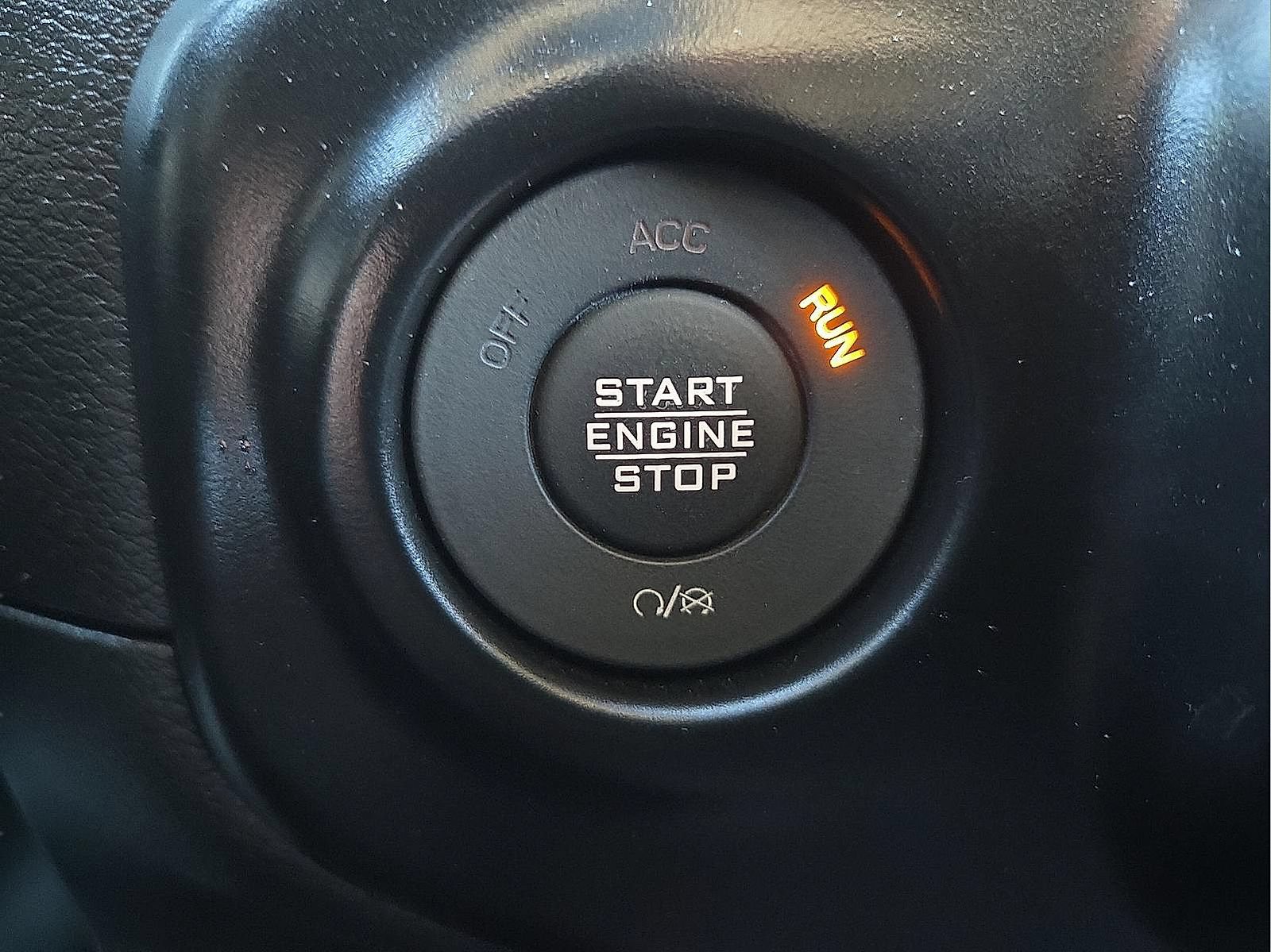 Used 2022 Jeep Wrangler Unlimited Sahara w/ Cold Weather Group AWD/4WD image 21