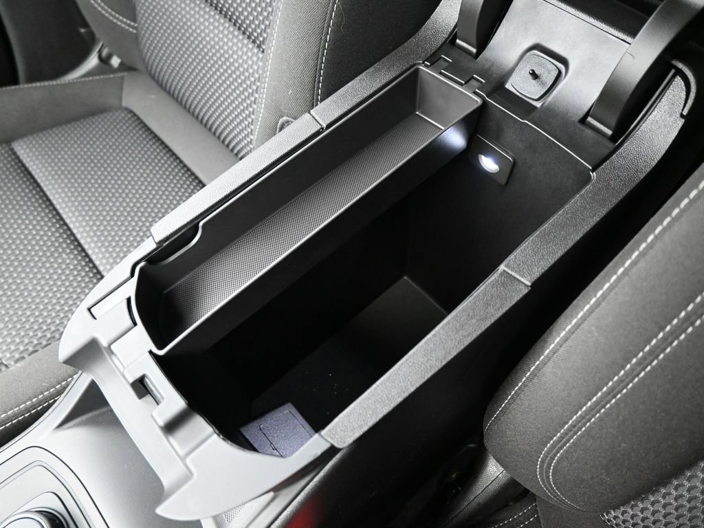 Used 2024 GMC Terrain SLE image 18