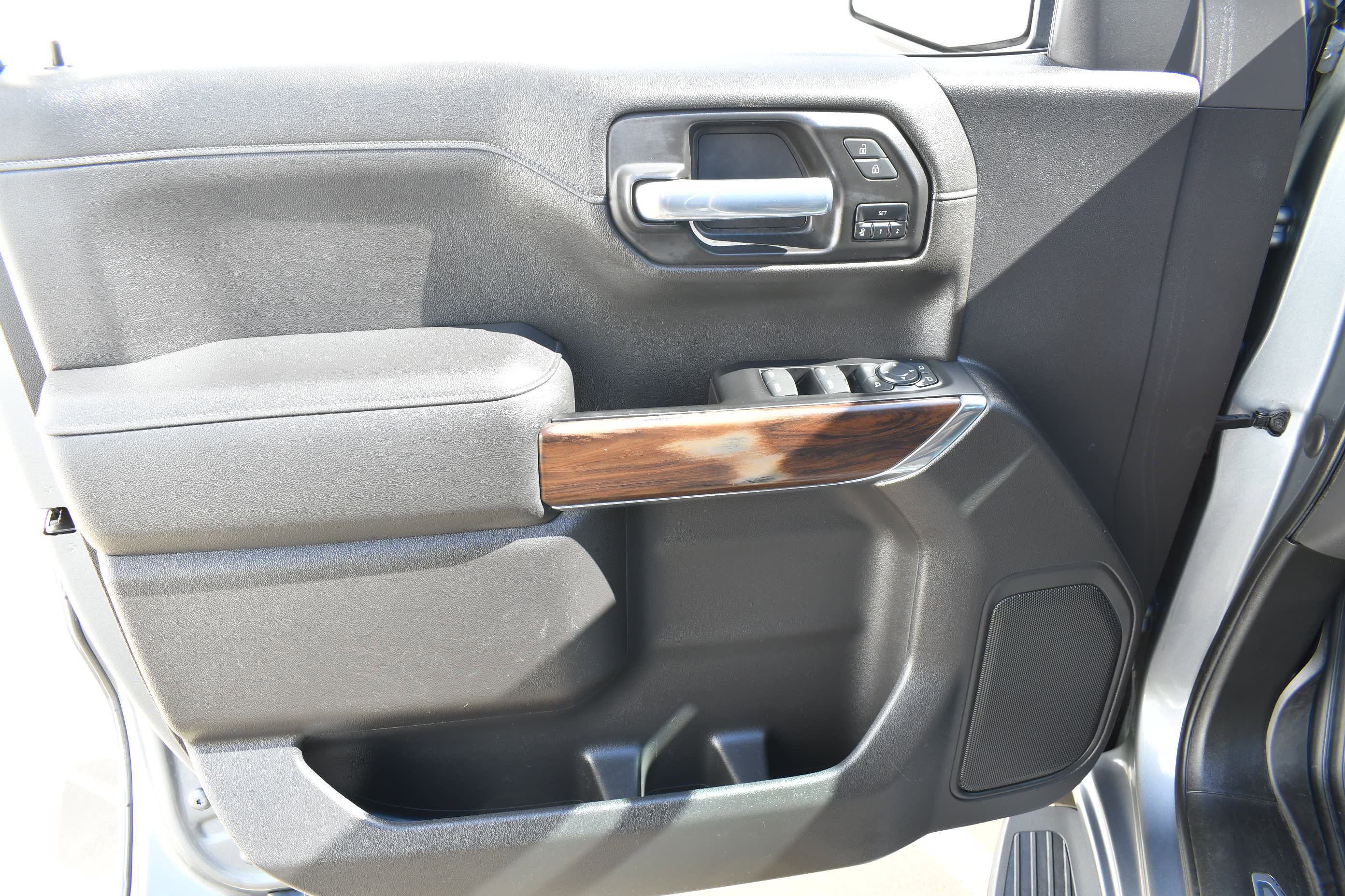 Used 2021 GMC Sierra 1500 SLT w/ X31 Off-Road Package image 14