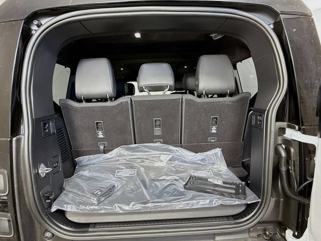 New 2026 Land Rover Defender 130 V8 AWD/4WD image 28