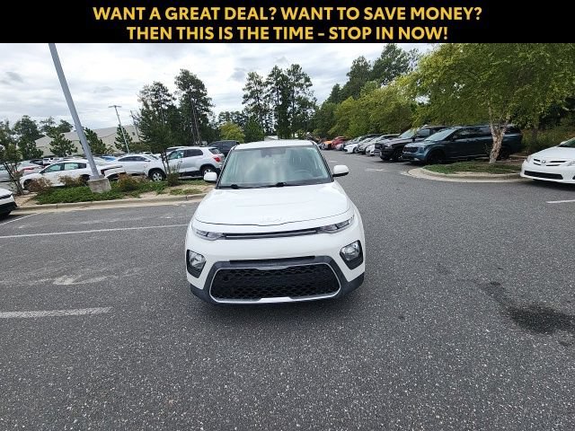 Used 2022 Kia Soul LX w/ Technology Package FWD image 4