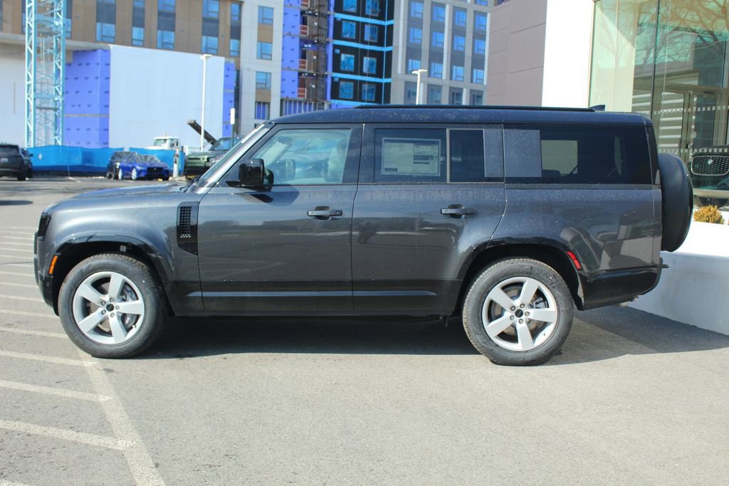 New 2026 Land Rover Defender 130 X-Dynamic SE image 6