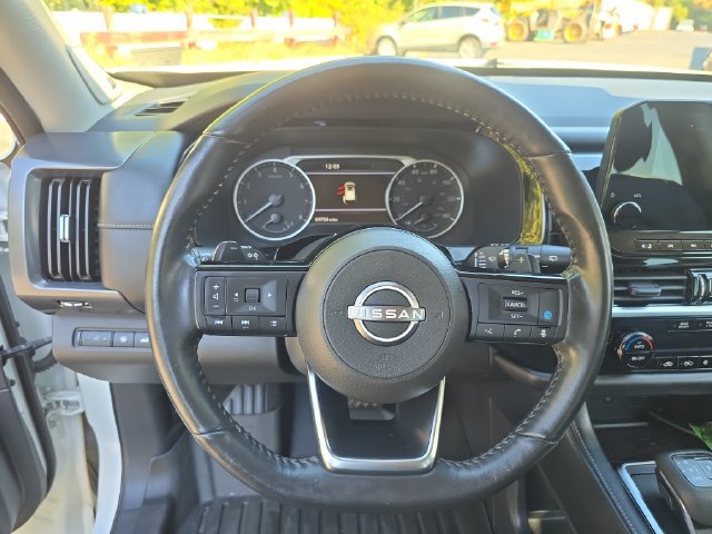 Used 2023 Nissan Pathfinder SL w/ SL Premium Package AWD/4WD image 16