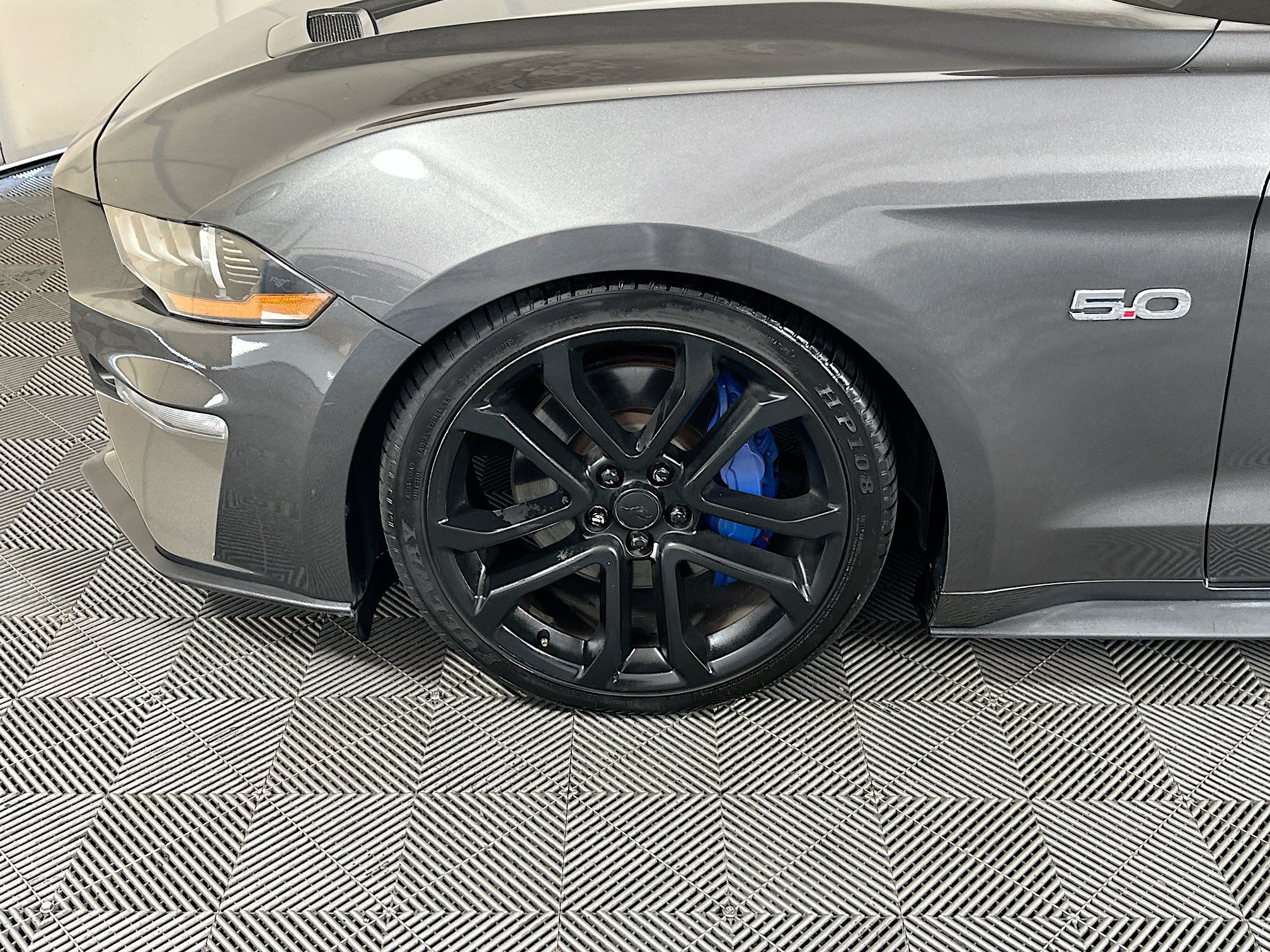 Used 2018 Ford Mustang GT Premium RWD image 11