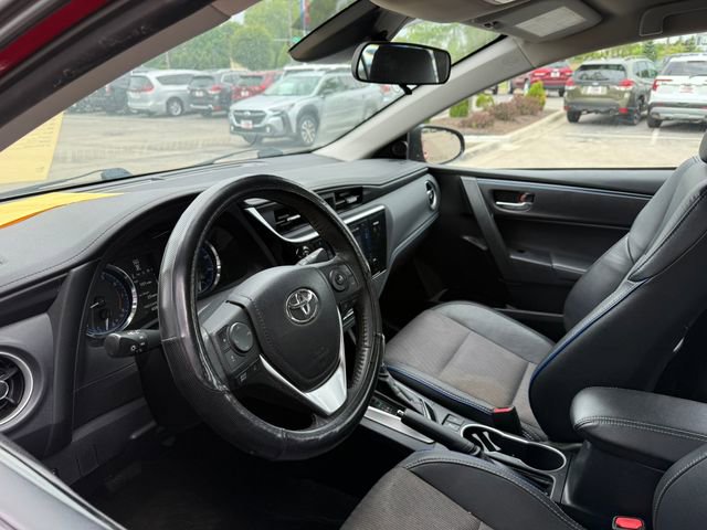 Used 2017 Toyota Corolla SE w/ Carpet Mat Package (TMS) FWD image 4