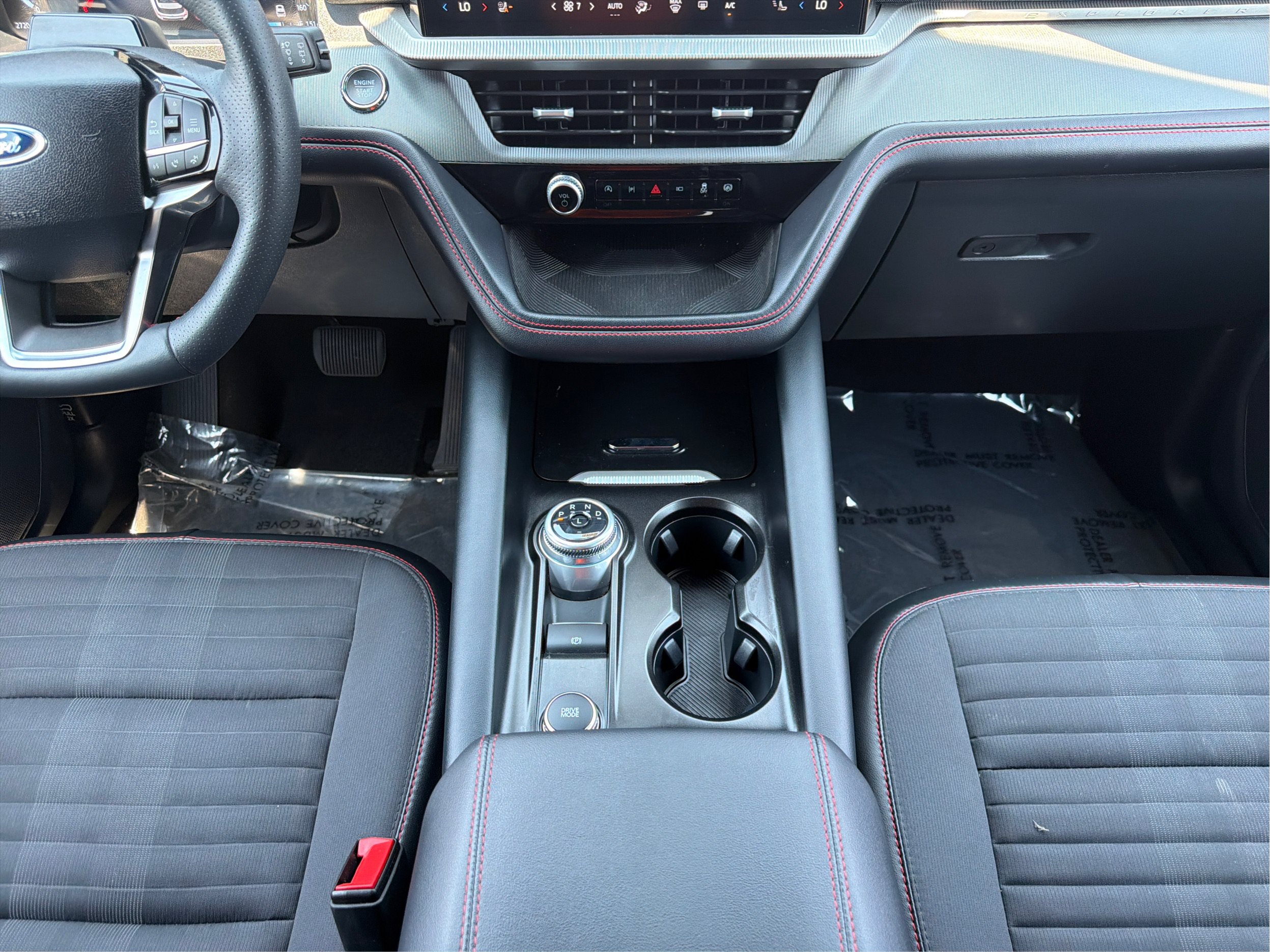 Used 2025 Ford Explorer ST-Line w/ ST-Line Street Pack AWD/4WD image 18