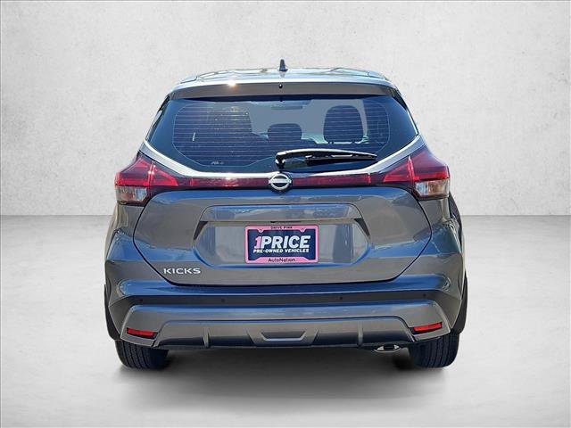 Used 2022 Nissan Kicks S FWD image 7
