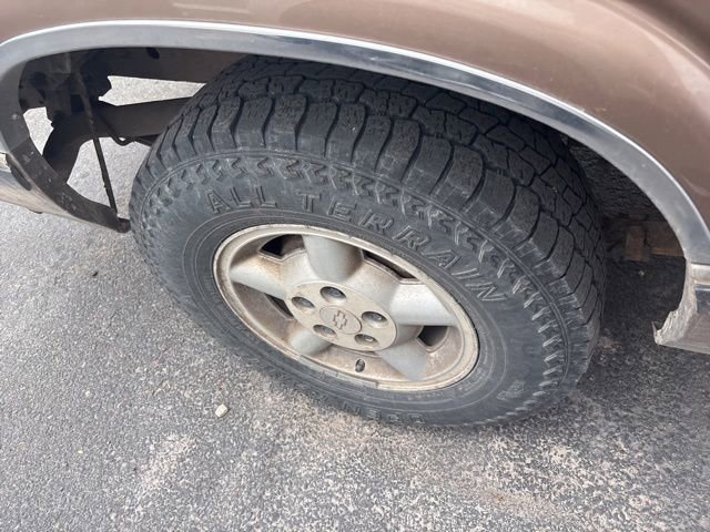 Used 1996 Chevrolet S10 Pickup LS AWD/4WD image 10