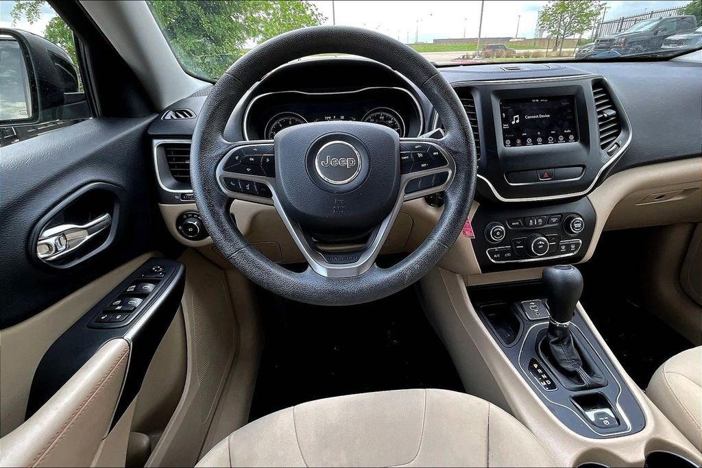 Used 2019 Jeep Cherokee Latitude w/ Popular Appearance Group image 7