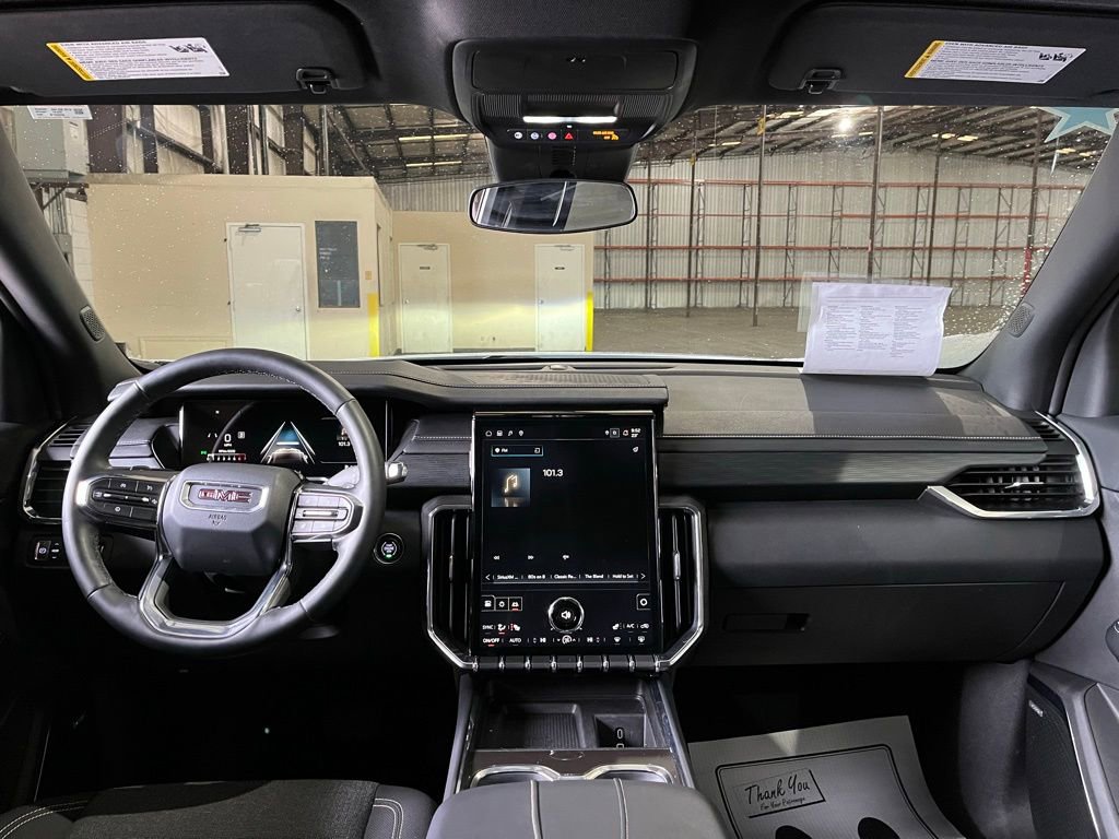 Used 2025 GMC Acadia Elevation image 27