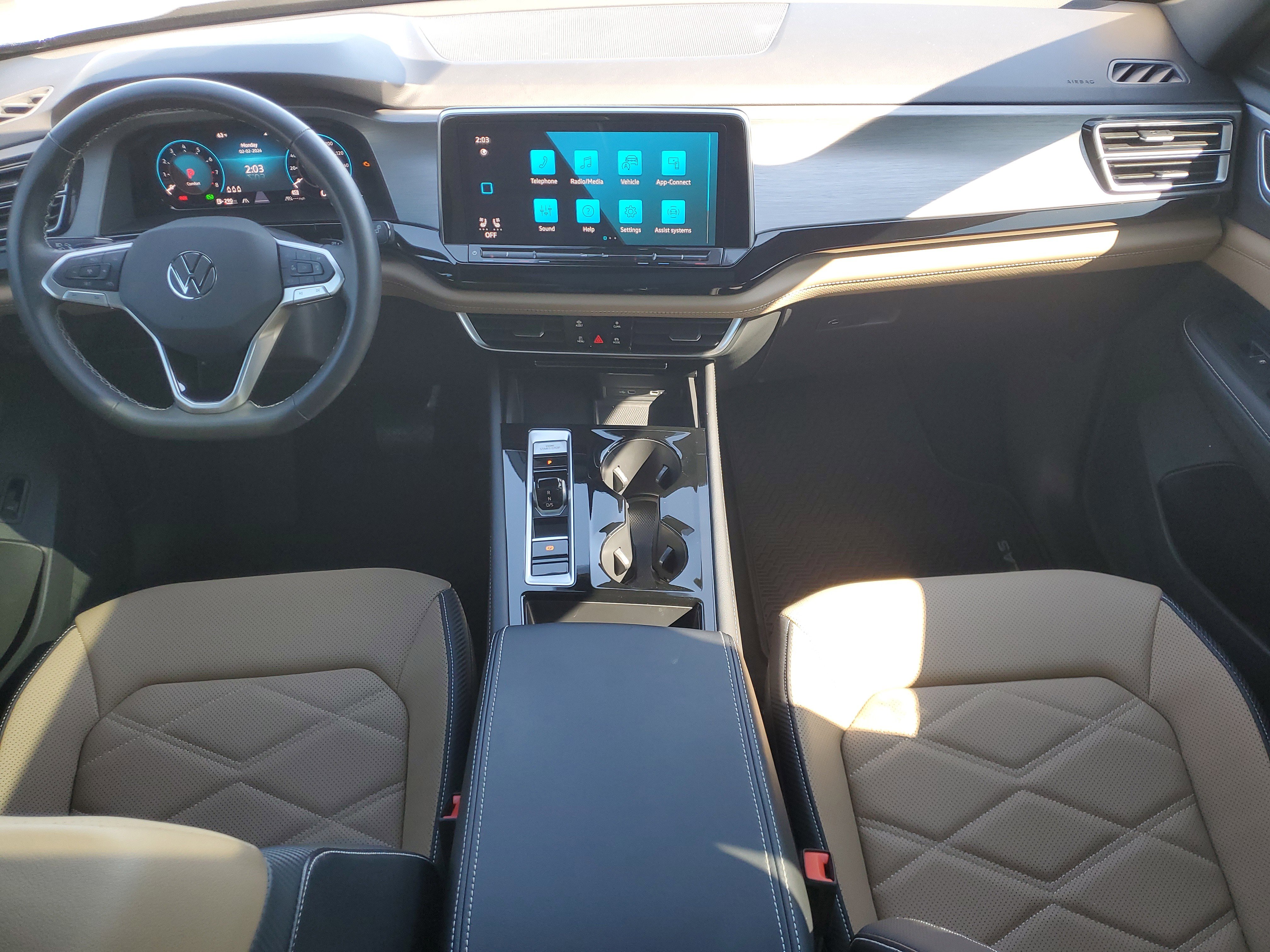 Used 2024 Volkswagen Atlas Cross Sport SE w/ Panoramic Sunroof Package image 16