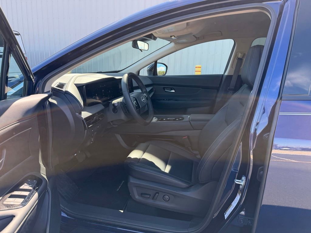 Used 2025 Nissan Murano SV image 13
