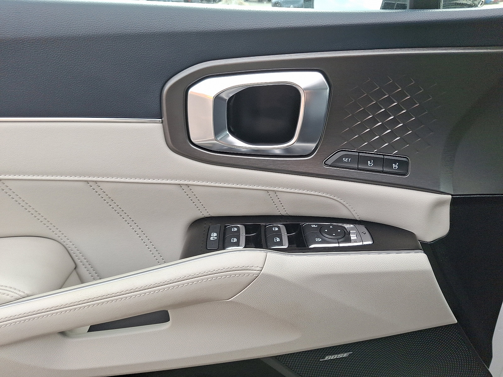 Used 2023 Kia Sorento SX Prestige image 13