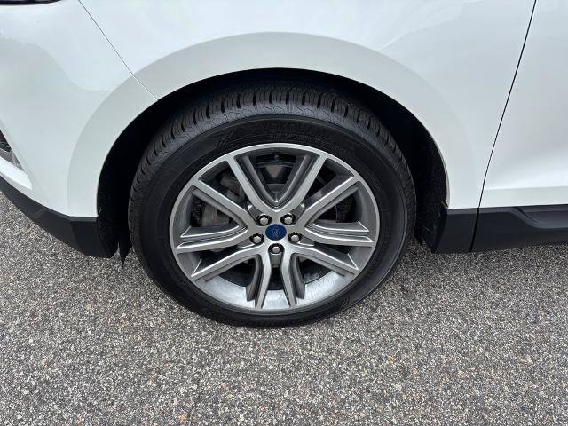 Certified 2022 Ford Edge Titanium AWD/4WD image 23