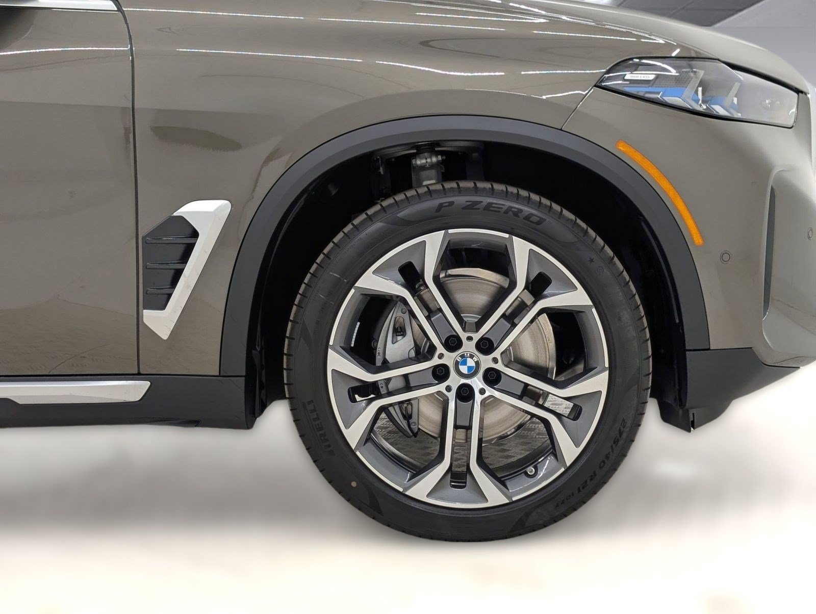 New 2026 BMW X5 xDrive40i w/ Premium Package AWD/4WD image 12