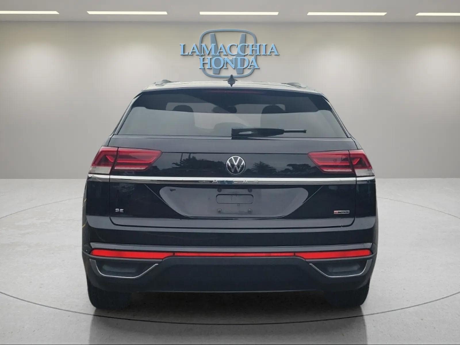 Used 2022 Volkswagen Atlas Cross Sport SE AWD/4WD image 4