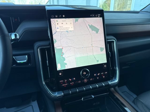Used 2025 GMC Yukon Denali AWD/4WD image 15
